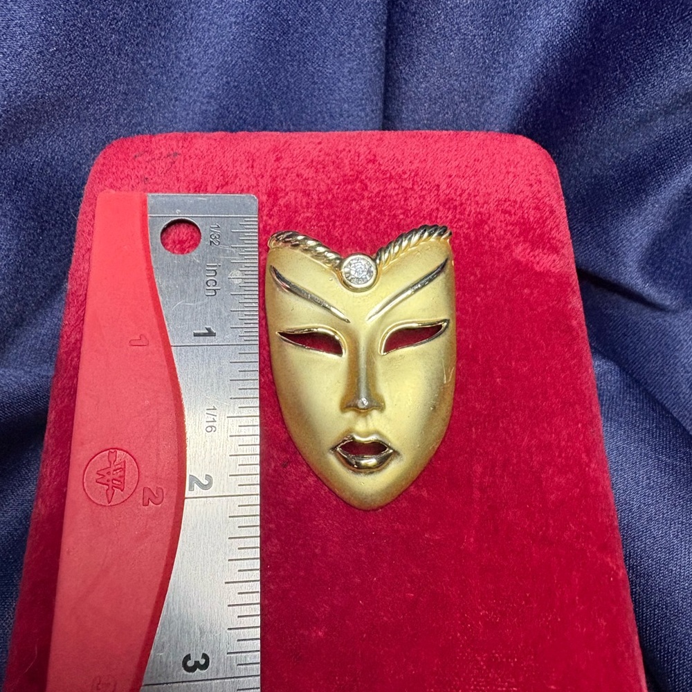 Brooch Mardi Gras Mask Gold Rhinestone Vintage Pin - Picture 5 of 5